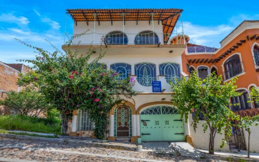 CASA NOUVEAU